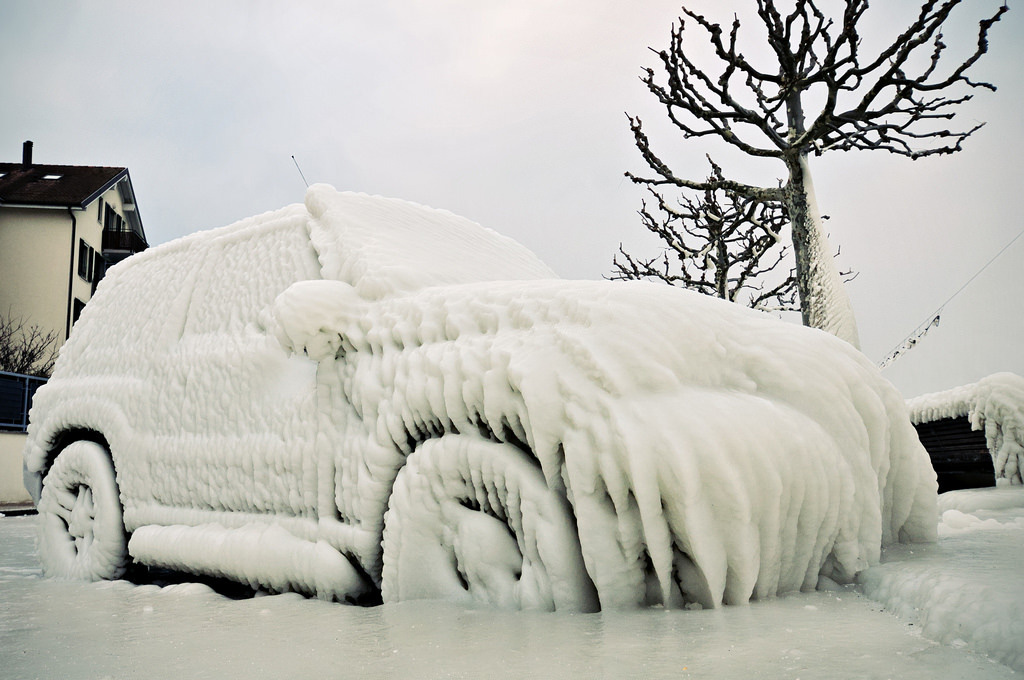 Как правильно хранить и обслуживать автомобиль в зимний период